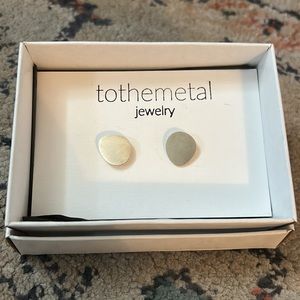 NWT brushed silver geometric pebble earrings